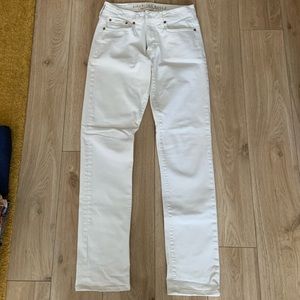 White American eagle jeans